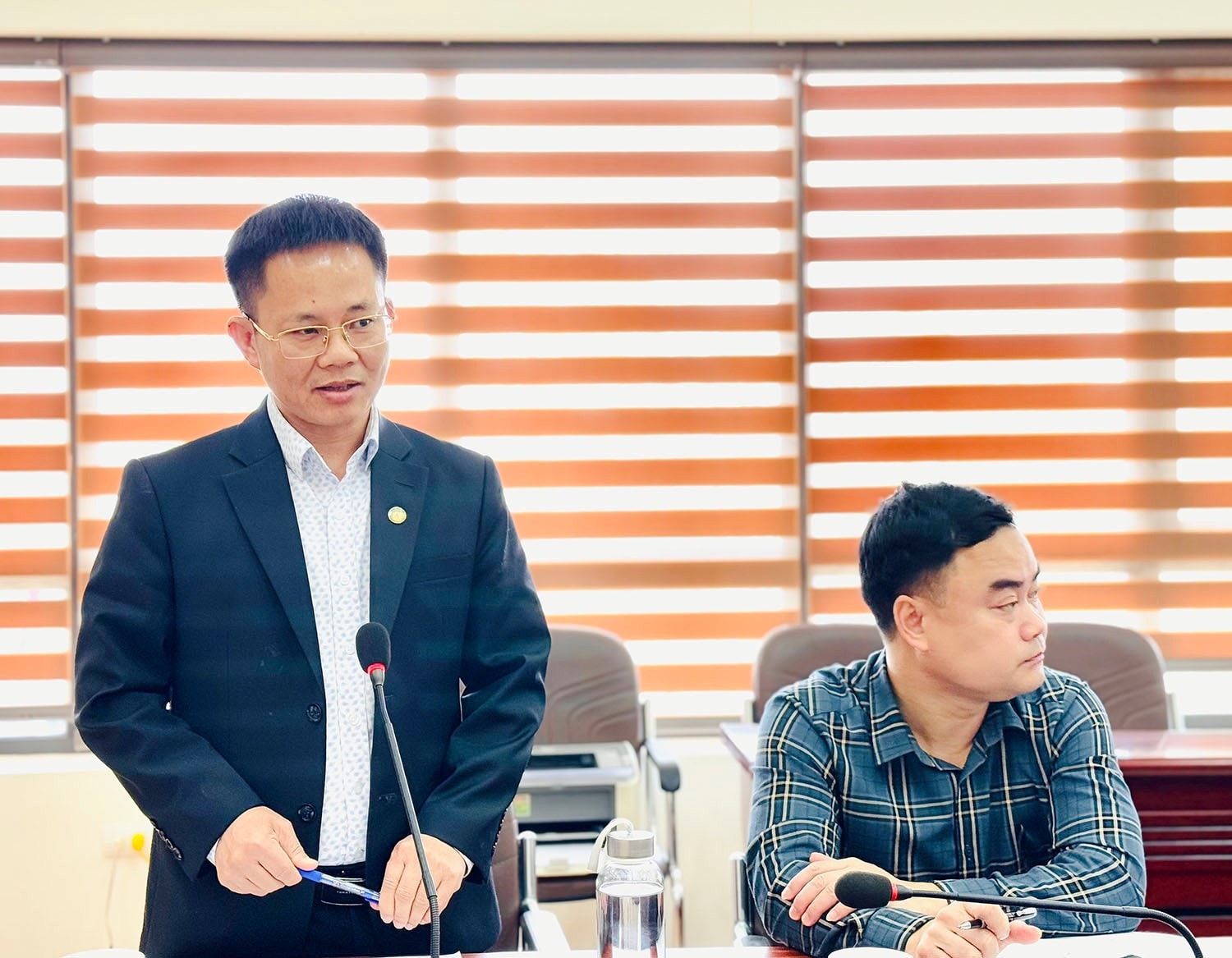 Nhà báo Đỗ Ngọc Hà, Phó Chủ tịch Thường trực Hội Nhà báo tỉnh Quảng Ninh phát biểu tại cuộc họp triển khai kế hoạch tổ chức giải. Nguồn: uongbi.gov.vn