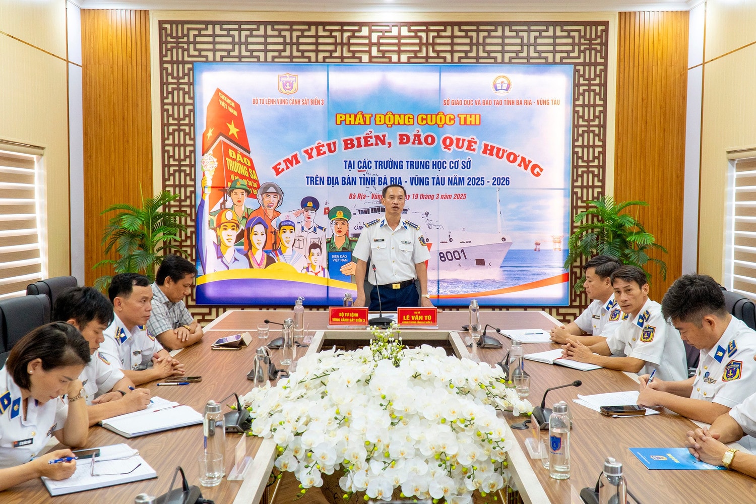 dai-ta-le-van-tu-chinh-uy-bo-tu-lenh-vung-canh-sat-bien-3-chu-tri-buoi-le.jpg