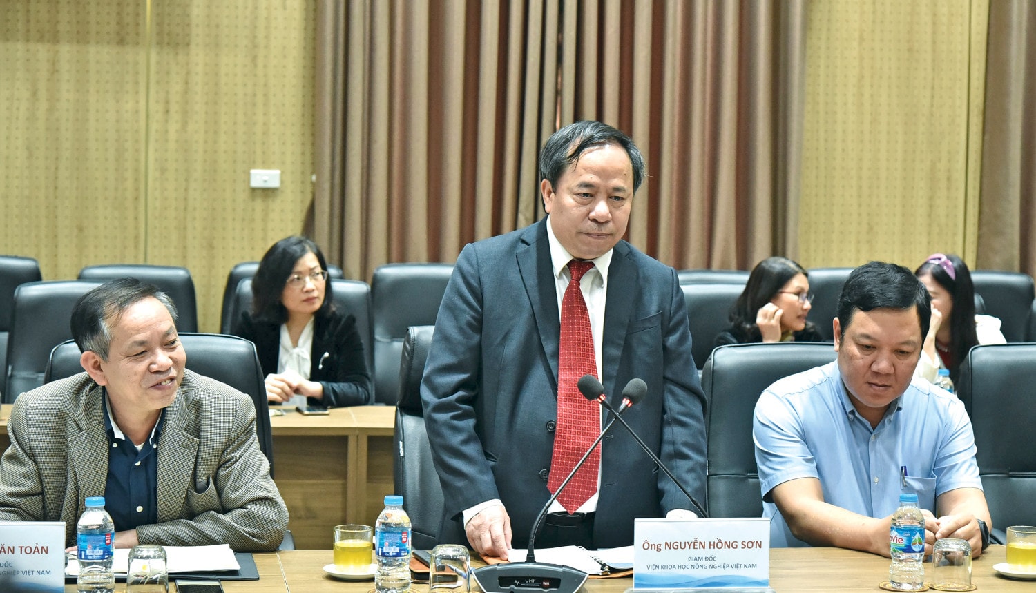 Giám đốc Viện Khoa Khoa học Nông nghiệp Việt Nam (VAAS) Nguyễn Hồng Sơn phát biểu tại tọa đàm. Ảnh: Quang Khánh