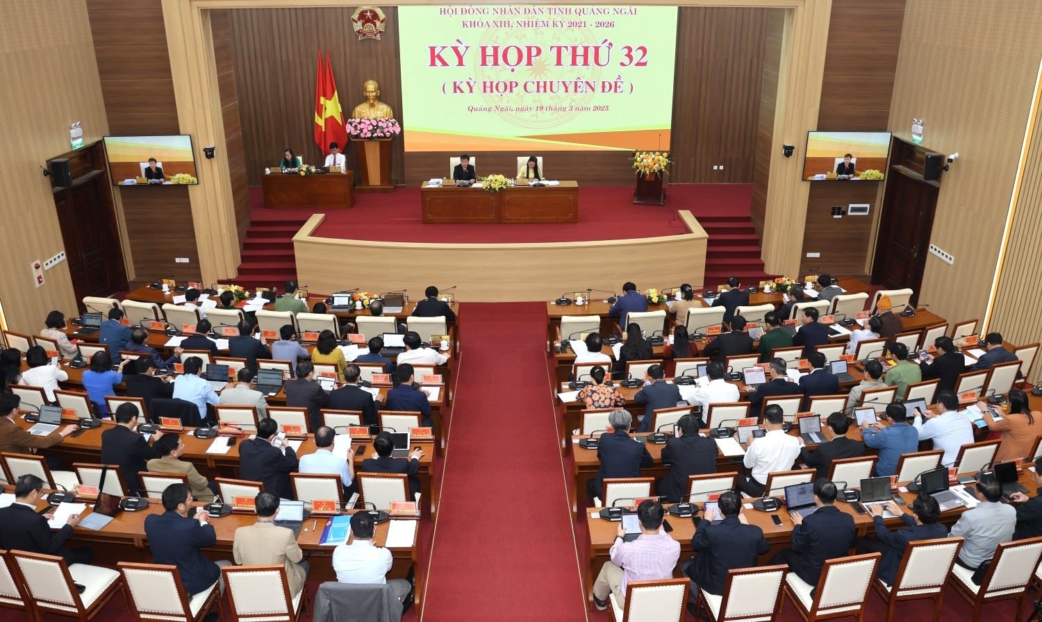 Toàn cảnh Kỳ họp thứ 32, Hội đồng nhân dân tỉnh Quảng Ngãi