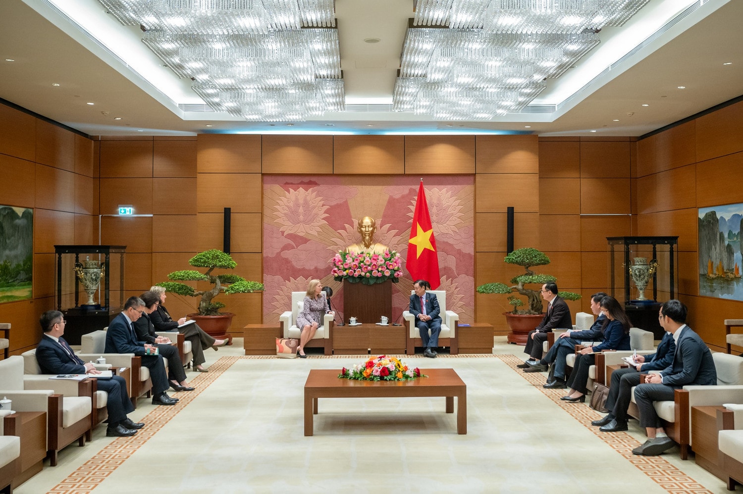 Toàn cảnh cuộc tiếp
