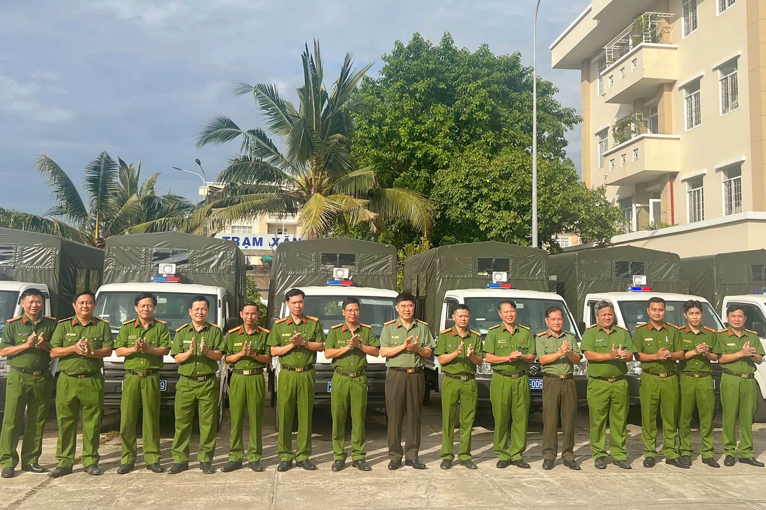 Một trong những yếu tố quan trọng giúp nâng cao hiệu quả hoạt động của công an phường kiểu mẫu là việc bổ sung biên chế và đầu tư phương tiên, trang thiết bị