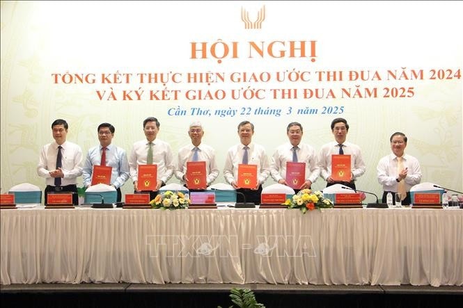 6 thành phố trực thuộc Trung ương tiến hành ký kết giao ước thi đua năm 2025.