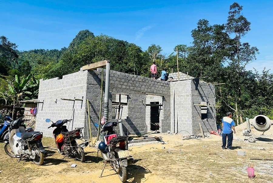 Trong 2 tháng, tỉnh Hà Giang đã xây dựng được 2.175 nhà trên tổng số 10.688 hộ cần hỗ trợ xóa nhà tạm, nhà dột nát. Ảnh: Hà Linh