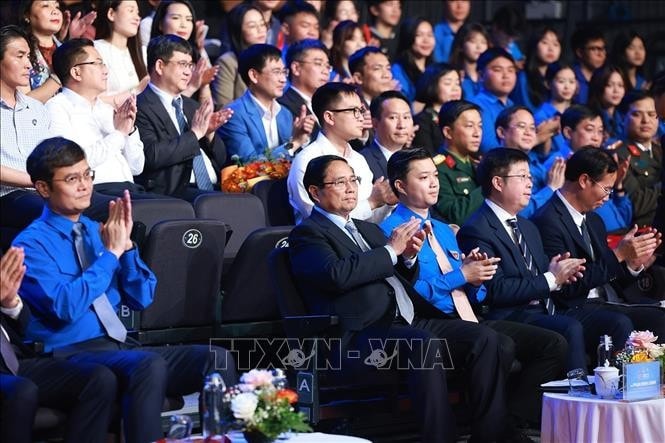 Thủ tướng Phạm Minh Chính dự Lễ tuyên dương, trao giải thưởng Gương mặt trẻ Việt Nam tiêu biểu năm 2024. Ảnh: Dương Giang/TTXVN