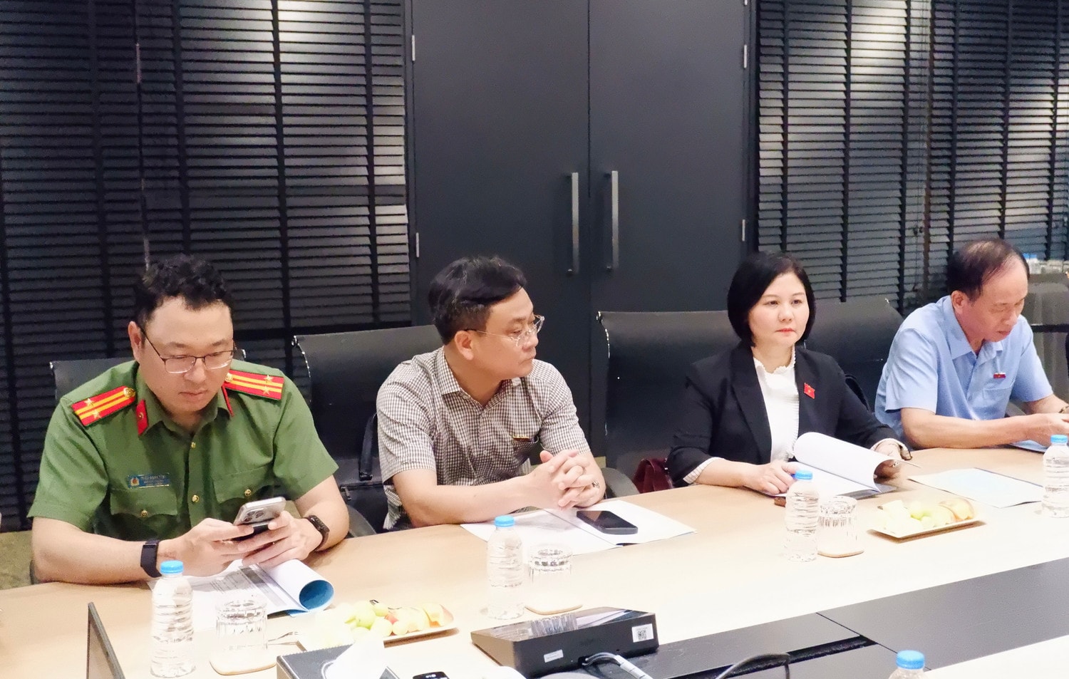 Các thành viên Đoàn khảo sát tại cuộc làm việc