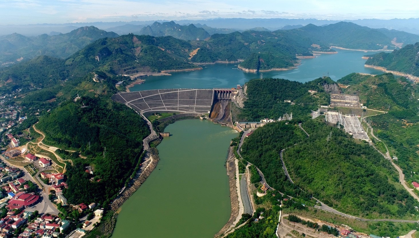 Hoa Binh hydropower plant (Photo: VNA) 411603-5115434214014051-vna-potal-ctck.jpg
