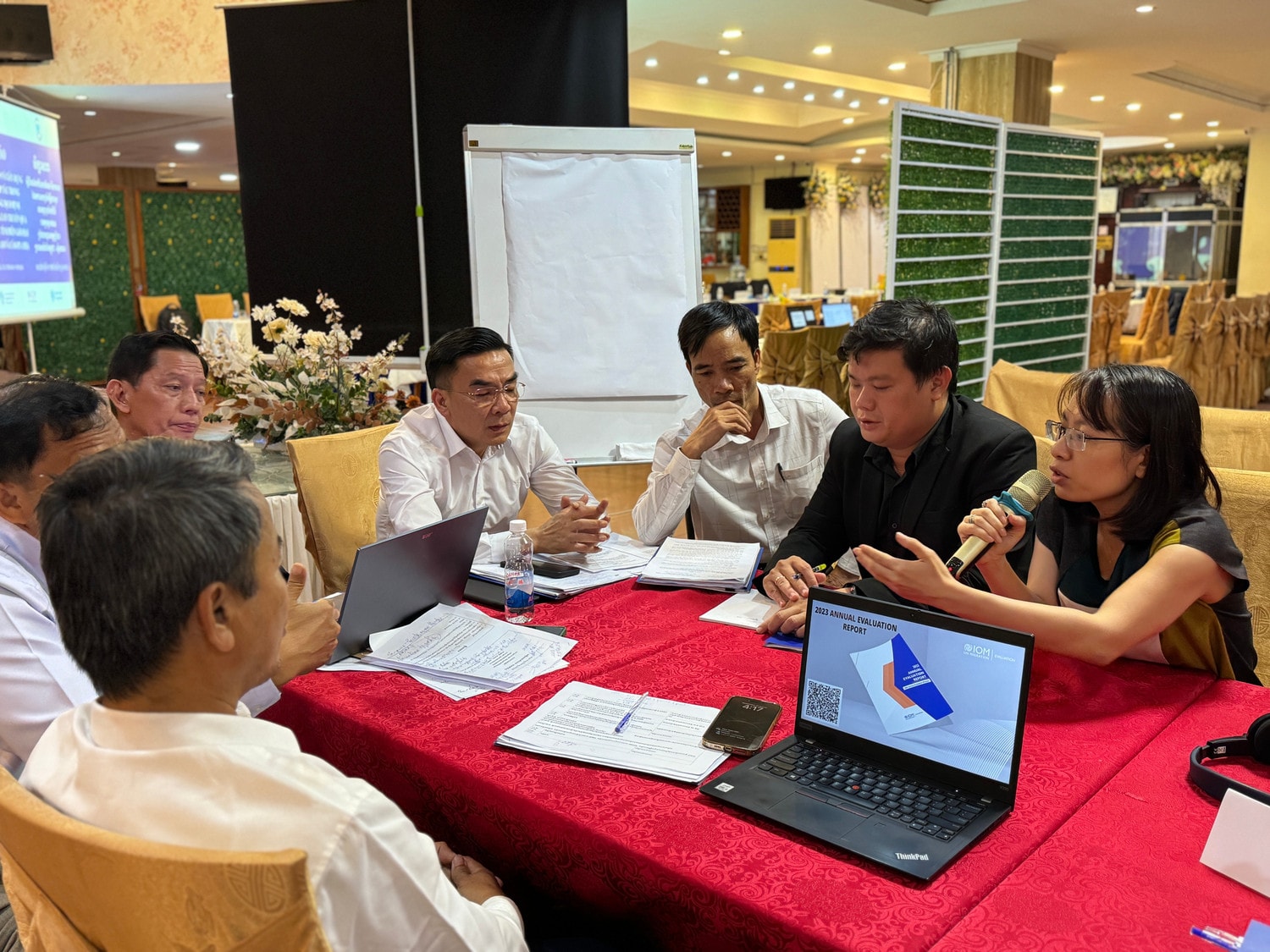 3-pr-vie-iom-va-fao-participants-discussed-progress-on-pandemic-preparedness-and-response-at-both-viet-nam-and-cambodia.jpg