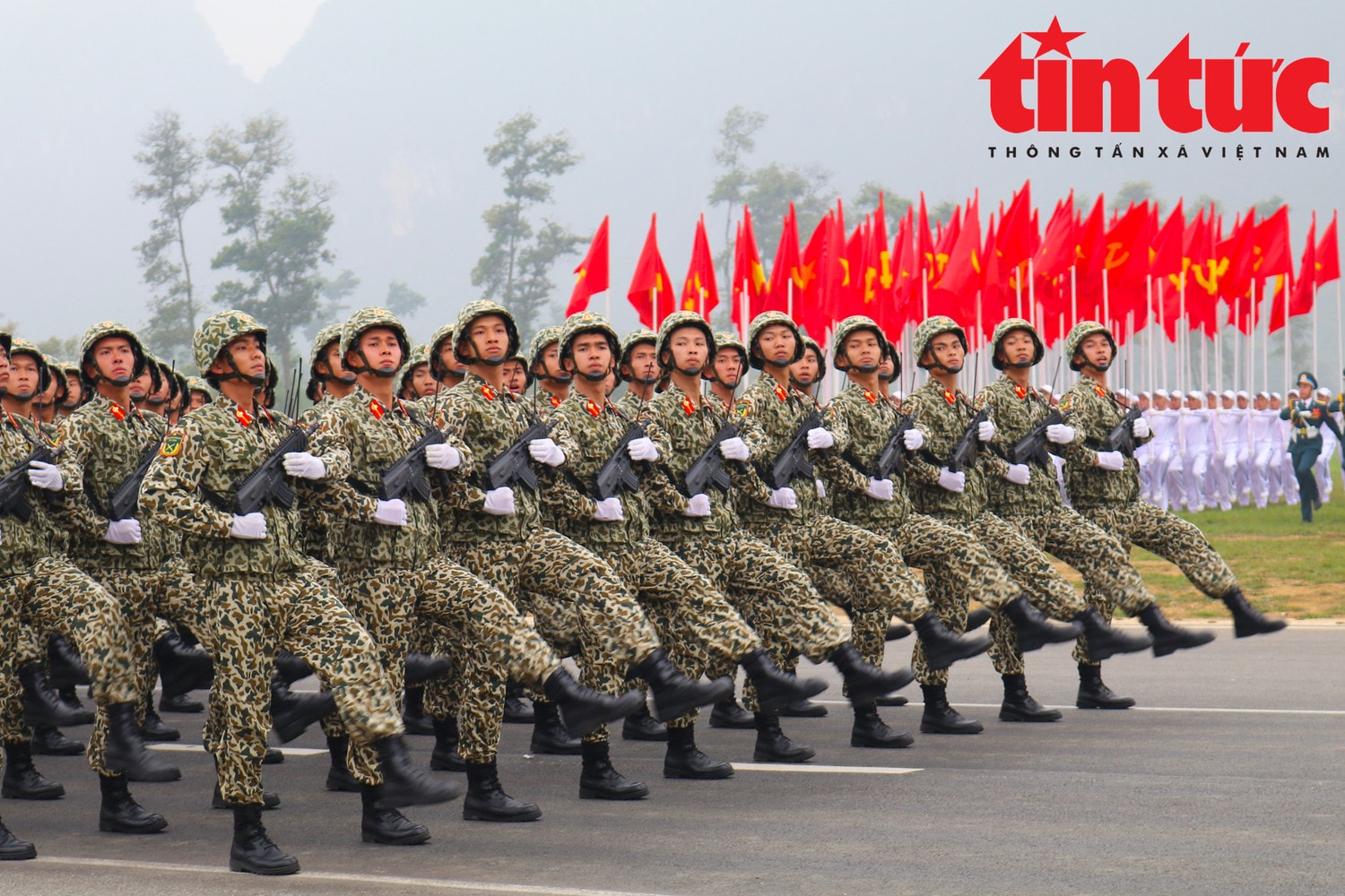 Chương trình hợp luyện diễu binh, diễu hành trong Lễ kỷ niệm 50 năm Ngày Giải phóng miền Nam, thống nhất đất nước.