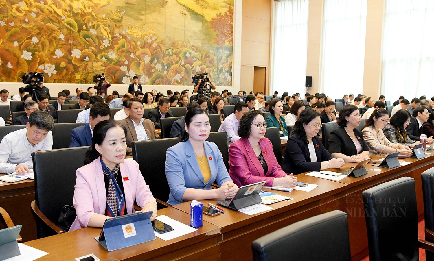 dai-bieu-a3.jpg