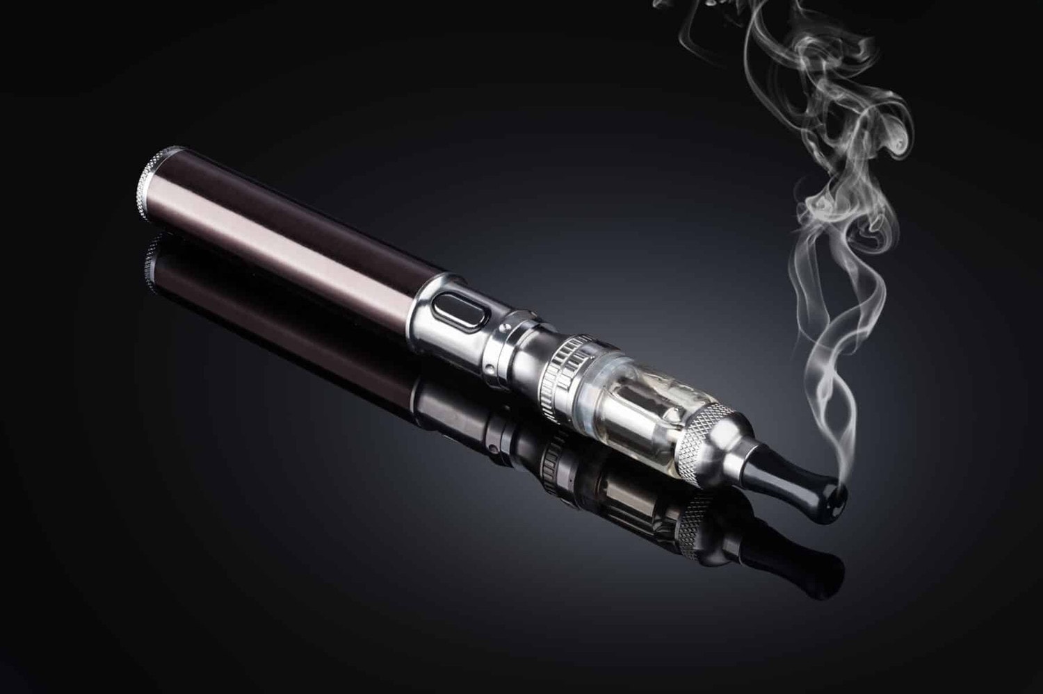 Thailand steps up crackdown on online e-cigarette smuggling. (Photo: Bangkok Post) vape.jpg