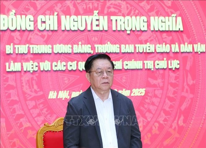 Trưởng Ban Tuyên giáo và Dân vận Trung ương Nguyễn Trọng Nghĩa phát biểu chỉ đạo buổi làm việc. Ảnh: Phương Hoa/TTXVN