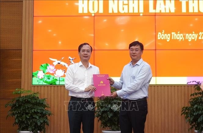 vna-potal-hoi-nghi-ban-chap-hanh-dang-bo-tinh-dong-thap-lan-thu-21-stand.jpg