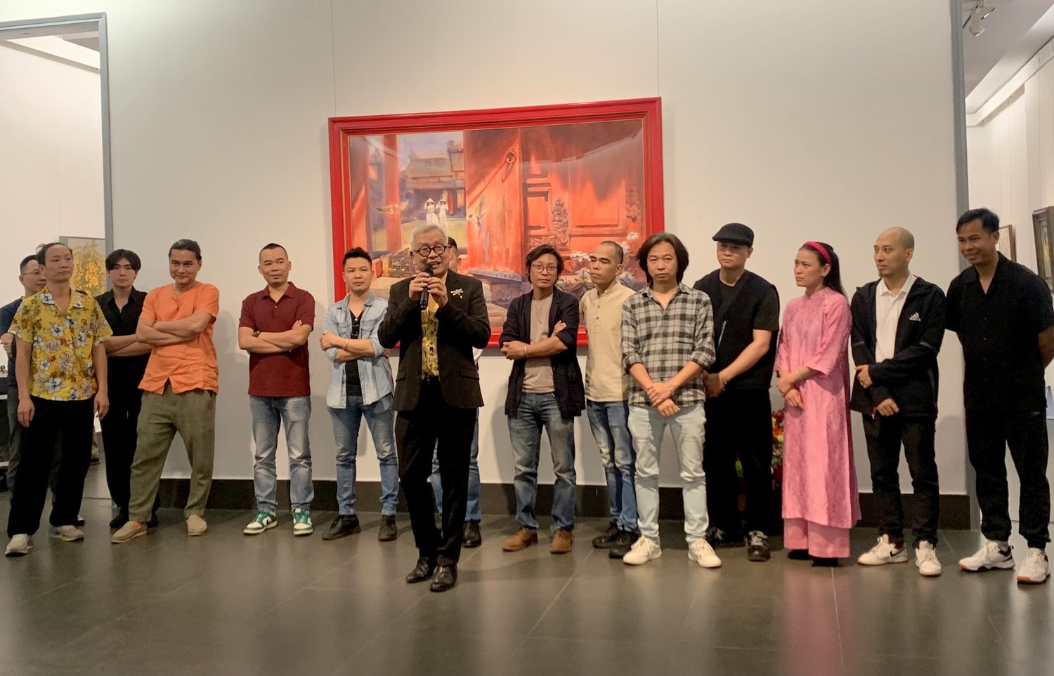 Giám tuyển triển lãm Ngô Kim Khôi chia sẻ tại triển lãm