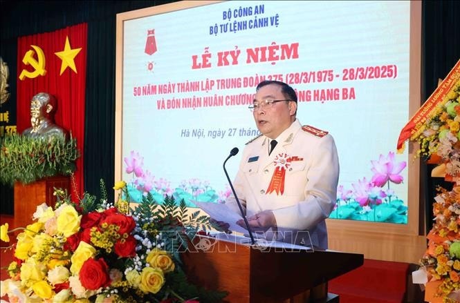 Đại tá Trịnh Công Rụy, Trung đoàn trưởng Trung đoàn 375, Bộ Tư lệnh Cảnh vệ - Bộ Công an phát biểu. Ảnh: Phạm Kiên/TTXVN