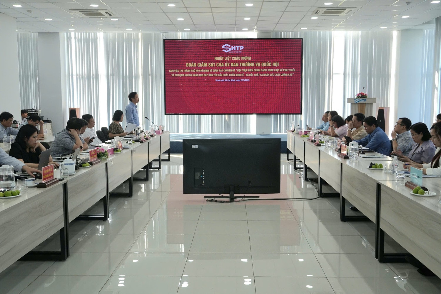 5eccc6e5ffda4f8416cb.jpg