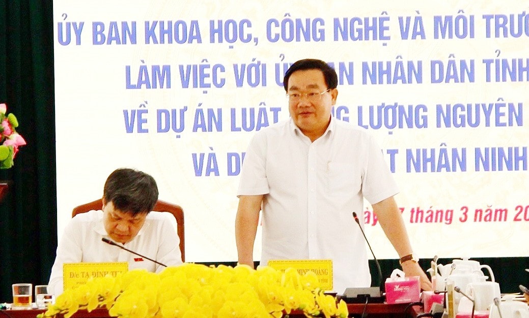 Phó Chủ tịch tỉnh Ninh Thuận Trịnh Minh Hoàng phát biểu ý kiến