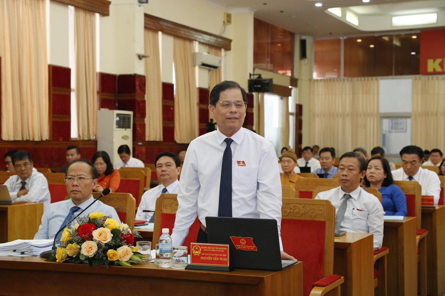 pho-bi-thu-thuong-truc-tinh-uy-chu-tich-hdnd-tinh-nguyen-khac-toan-phat-bieu-chi-dao-tai-ky-hop.jpg