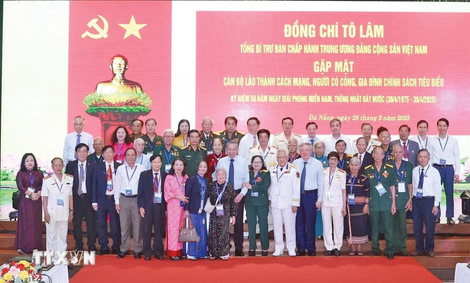 Tổng Bí thư Tô Lâm với các đại biểu. Ảnh: Thống Nhất/TTXVN