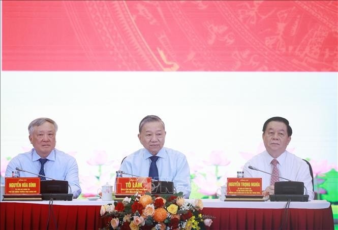 Tổng Bí thư Tô Lâm chủ trì buổi gặp mặt. Ảnh: Thống Nhất/TTXVN