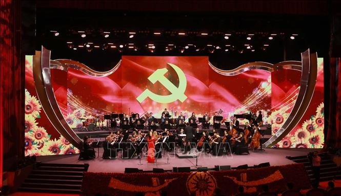 Chương trình nghệ thuật "Đảng trong Mùa xuân Đại thắng". Ảnh: Thống Nhất/TTXVN