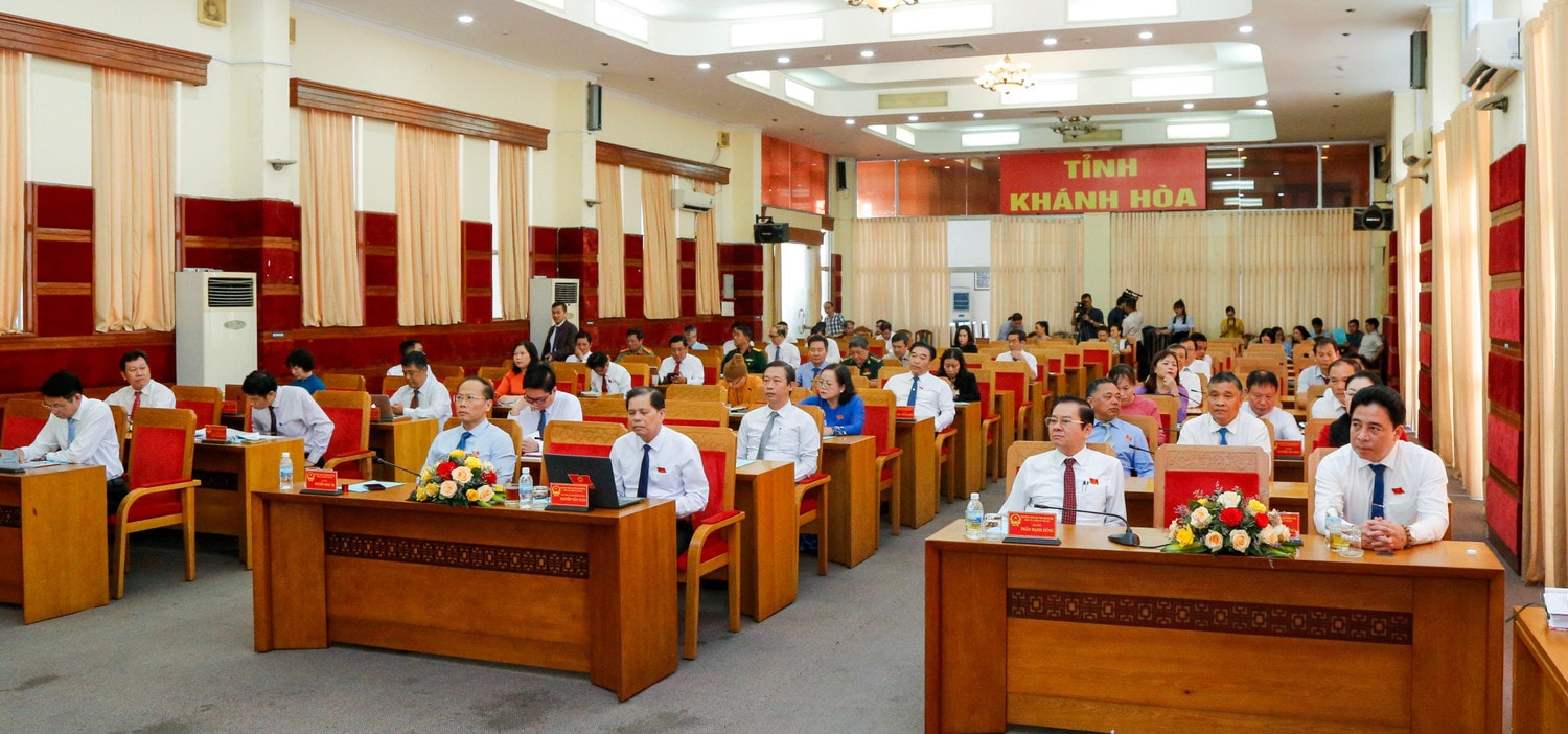 quang-canh-cuoc-hop.jpg