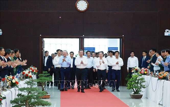 Tổng Bí thư Tô Lâm làm việc với Ban Thường vụ Thành uỷ Đà Nẵng và Ban Thường vụ tỉnh uỷ Quảng Nam. Ảnh: Thống Nhất/TTXVN