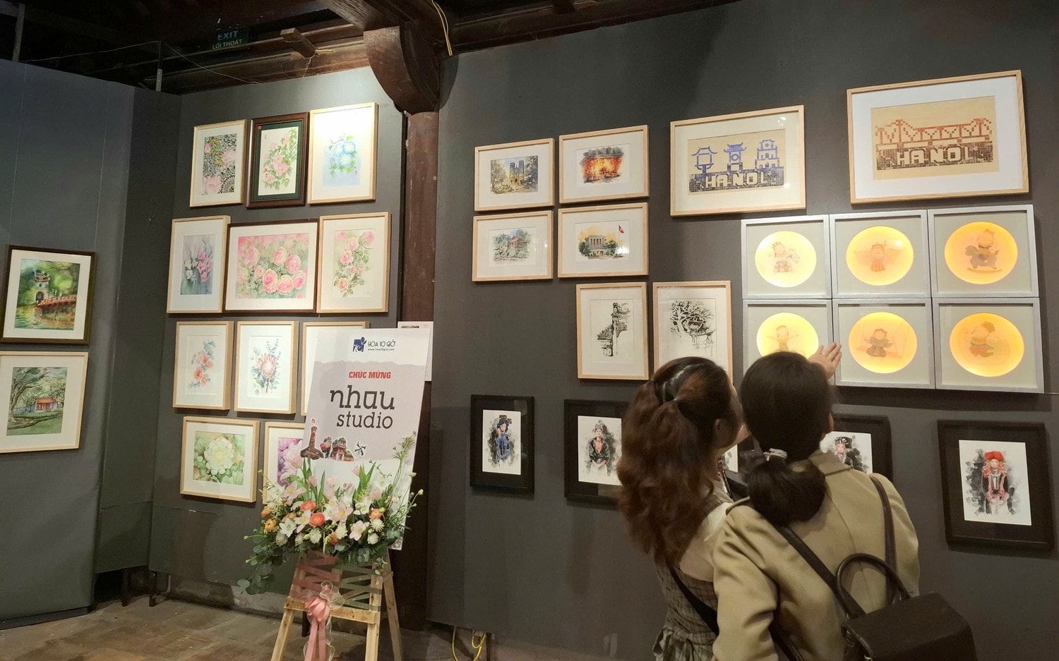 Góc triển lãm trong chuỗi sự kiện "Hà Nội Art Fair: Hội làng nghệ đa sắc". Ảnh: Thái Minh