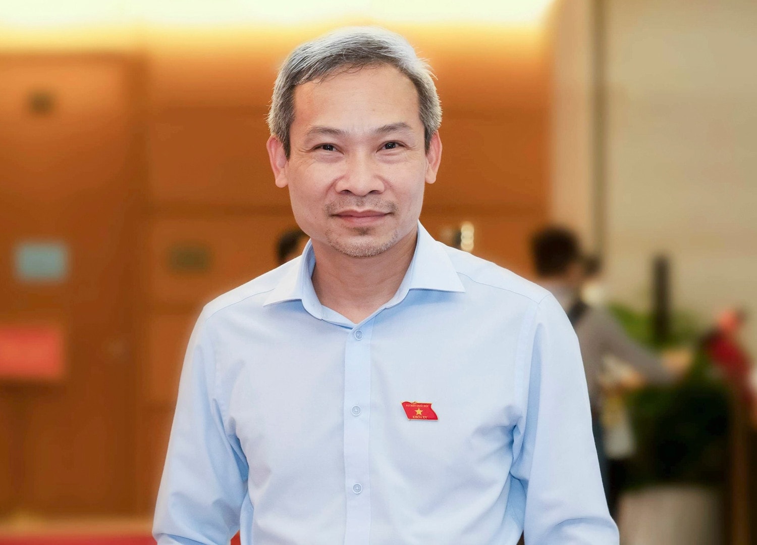 Ủy viên là đại biểu Quốc hội hoạt động chuyên trách tại Ủy ban Kinh tế và Tài chính Phan Đức Hiếu