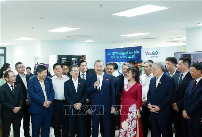 Tổng Bí thư Tô Lâm thăm Khu Công viên Phần mềm số 2. Ảnh: Thống Nhất/TTXVN