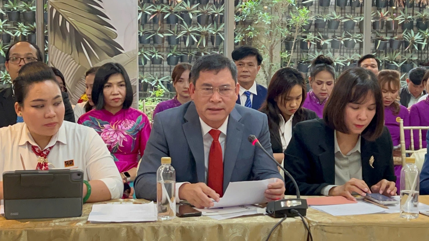 anh-1-ong-nguyen-viet-ha-pho-giam-doc-so-cong-thuong-phat-bieu-tai-hoi-nghi.jpg