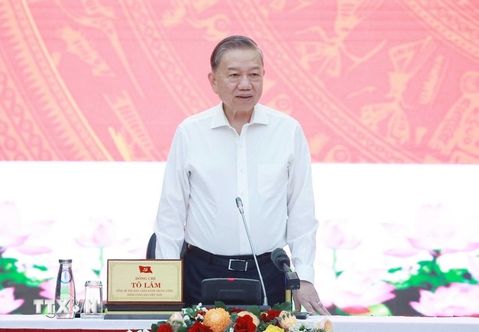 Tổng Bí thư Tô Lâm phát biểu chỉ đạo tại cuộc làm việc với Ban Thường vụ Thành ủy Đà Nẵng và Ban Thường vụ Tỉnh ủy Quảng Nam