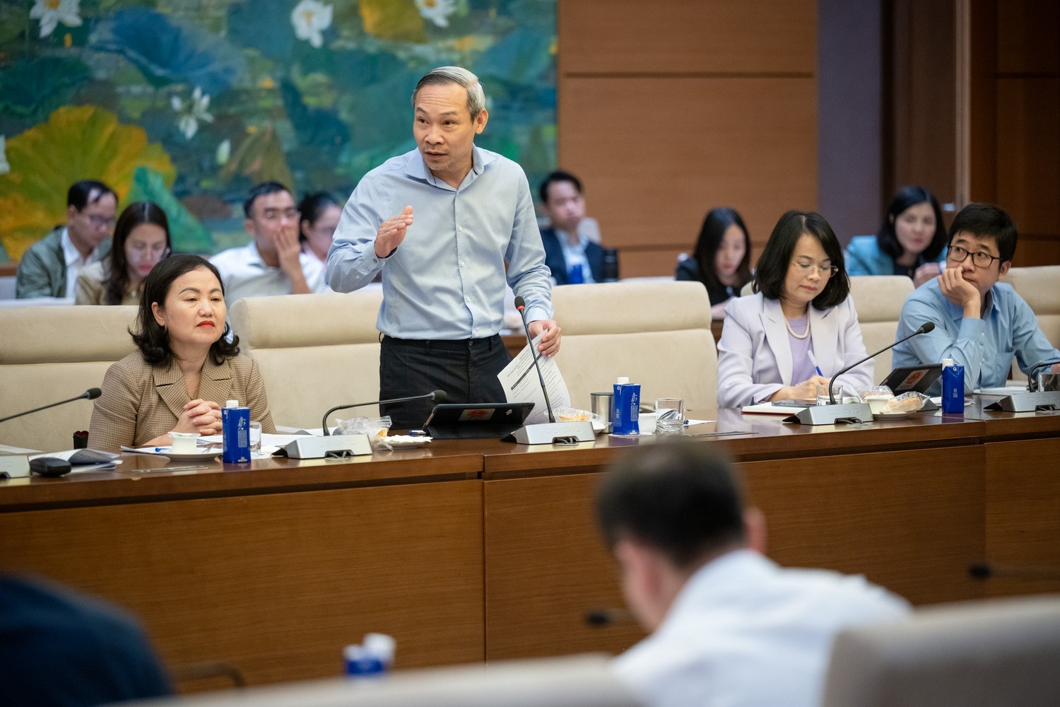 Đại biểu Quốc hội hoạt động chuyên trách tại Ủy ban Kinh tế và Tài chính Phan Đức Hiếu phát biểu