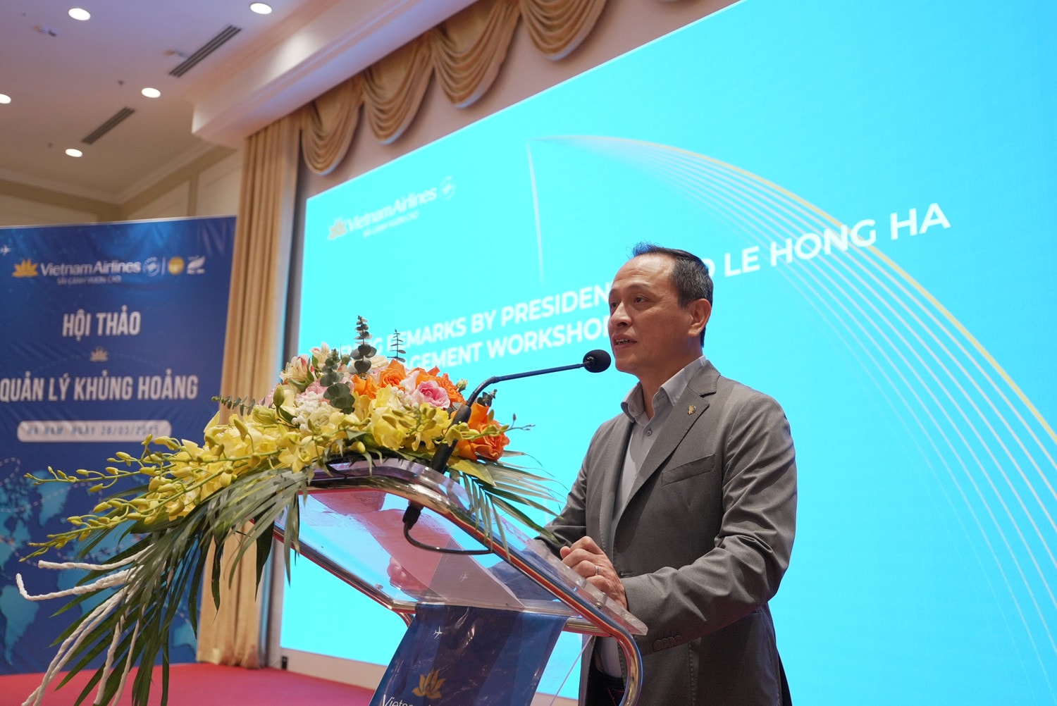 anh-2-tgd-vietnam-airlines-le-hong-ha-bay-to-hoi-thao-se-mang-lai-nhieu-bai-hoc-quy-bau-giup-vietnam-airlines-group-nang-cao-kha-nang-kiem-soat-va-xu-ly-khung-hoang-mot-cach-hieu-qua-nhat-anh-vna.jpg