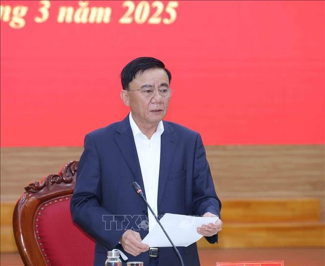 Thường trực Ban Bí thư, Bí thư Đảng ủy Trần Cẩm Tú chủ trì Hội nghị. Ảnh: Phương Hoa/TTXVN