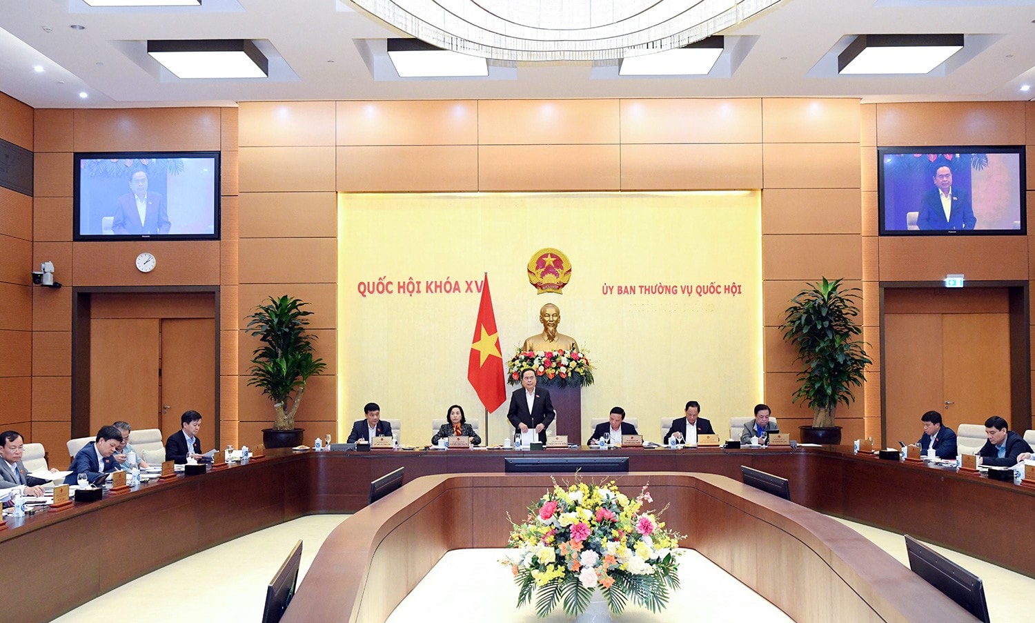 Quang cảnh phiên họp. Ảnh: Lâm Hiển