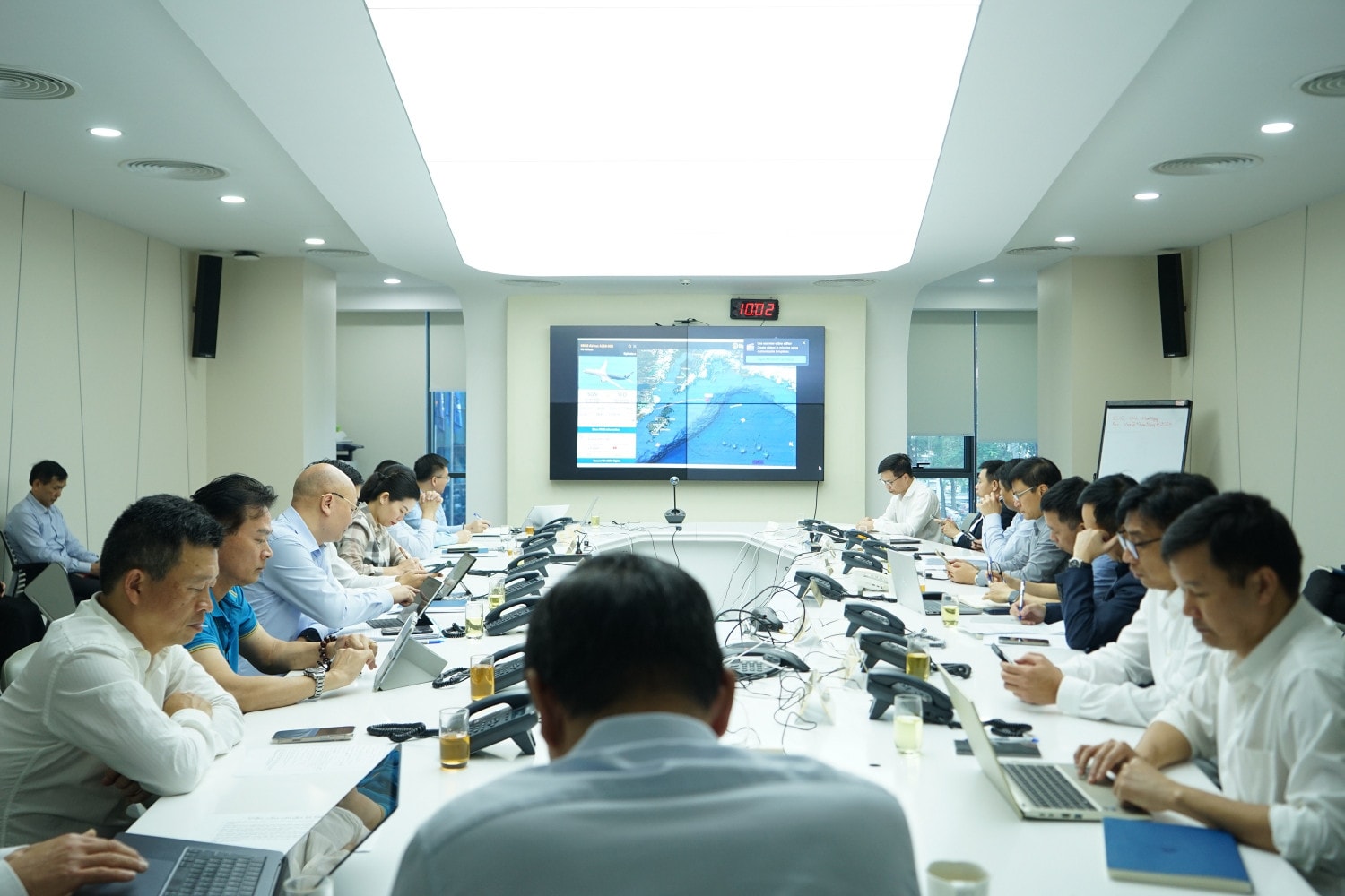 anh-4-vna-da-to-chuc-buoi-dien-tap-ung-pho-khan-nguy-voi-su-theo-doi-gop-y-cua-cac-chuyen-gia-hang-dau-trong-linh-vuc-khung-hoang-hang-khong-va-xu-ly-khung-hoang-truyen-thong-anh-vna.jpg