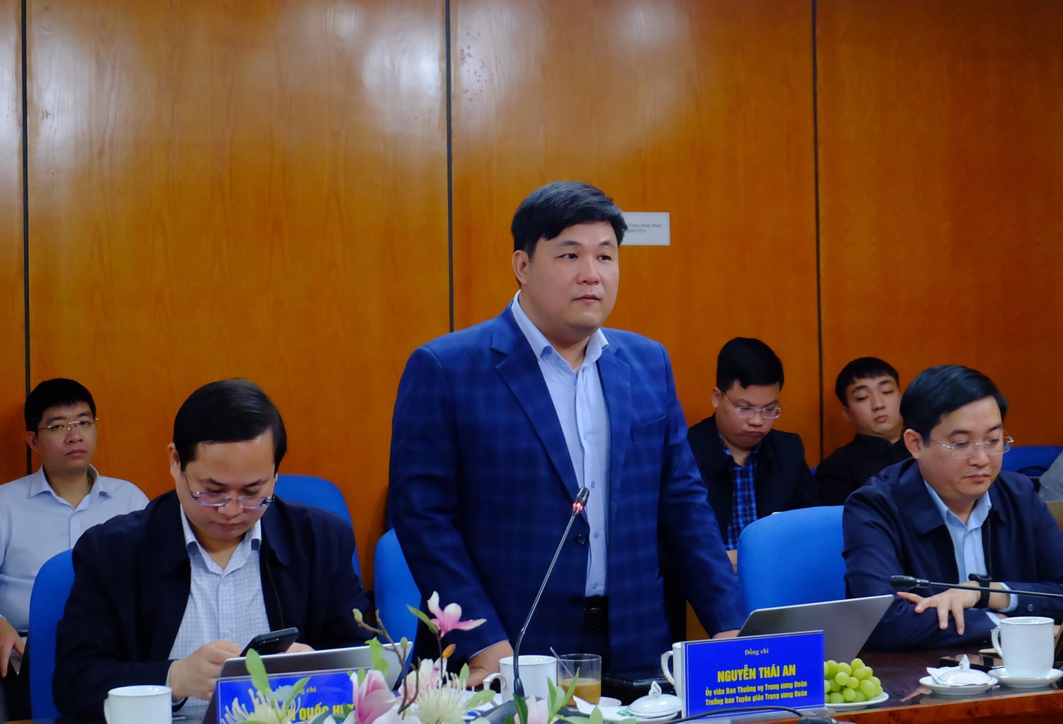 Đại diện Trung ương Đoàn cho biết, có tỷ lệ không nhỏ thanh niên đang làm kinh tế thông qua nền tảng số, và khu vực phi chính thức, nhưng chưa có chính sách cụ thể, chế tài với những nghề nghiệp, việc làm khu vực này.