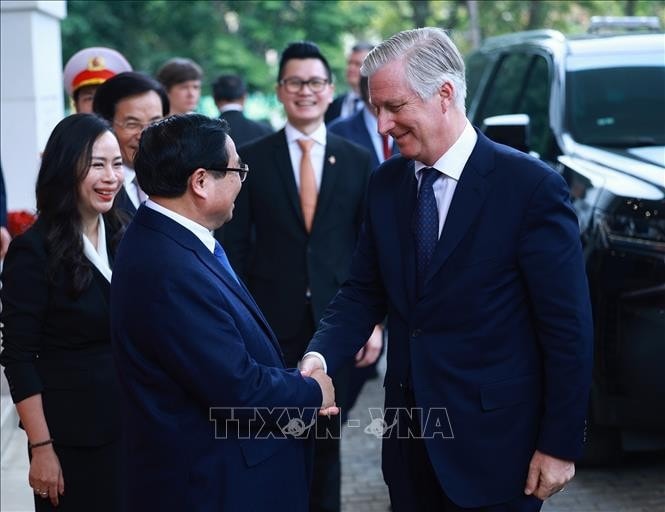 Thủ tướng Phạm Minh Chính và Nhà Vua Vương quốc Bỉ Philippe. Ảnh: Dương Giang/TTXVN