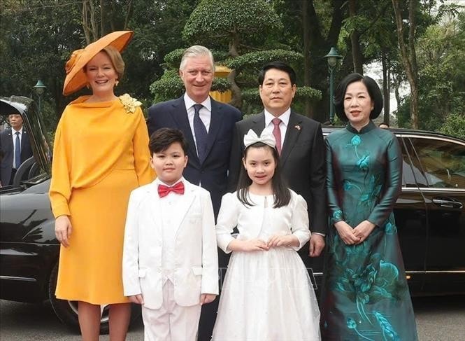 Chủ tịch nước Lương Cường và Phu nhân đón Nhà vua Vương quốc Bỉ Philippe và Hoàng hậu. Ảnh: Lâm Khánh/TTXVN