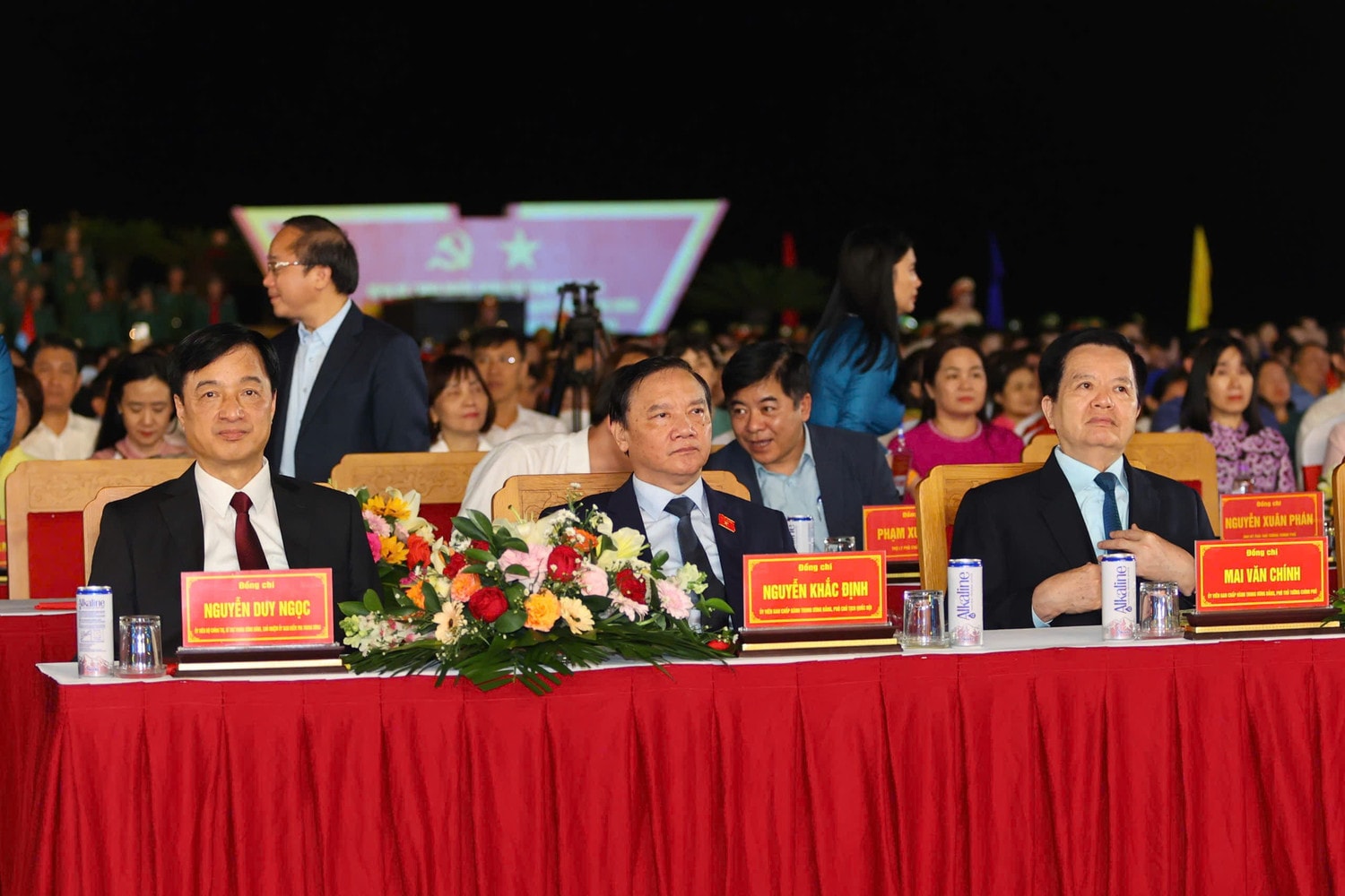 Bí thư Trung ương Đảng, Chủ nhiệm Ủy ban Kiểm tra Trung ương Nguyễn Duy Ngọc, Phó Chủ tịch Quốc hội Nguyễn Khắc Định, Phó Thủ tướng Chính phủ Mai Văn Chính dự lễ kỷ niệm