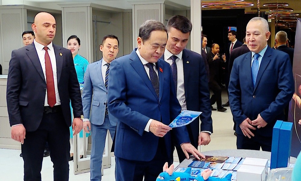 National Assembly Chairman Tran Thanh Man attended to the Vietnam - Armenia Business Forum in Yerevan on April 2. (Photo: VNA) img-8994.jpg