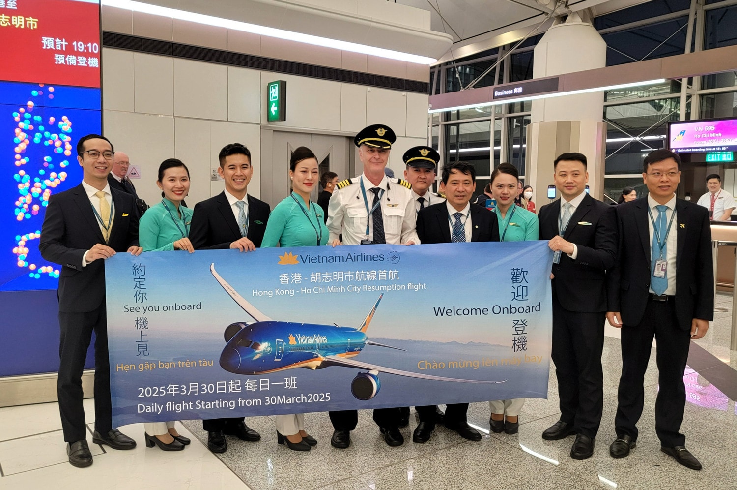 anh-1-vietnam-airlines-chinh-thuc-mo-lai-duong-bay-ket-noi-tp-ho-chi-minh-voi-hong-kong-anh-vna.jpg