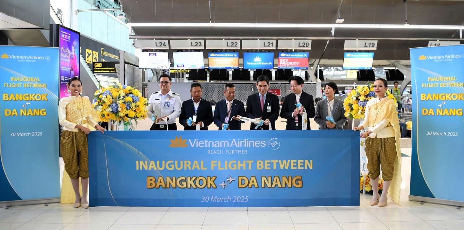 anh-3-vietnam-airlines-da-ket-noi-mang-bay-tu-ba-thanh-pho-lon-tai-viet-nam-la-ha-noi-tp-ho-chi-minh-va-da-nang-voi-bangkok-anh-vna.jpg