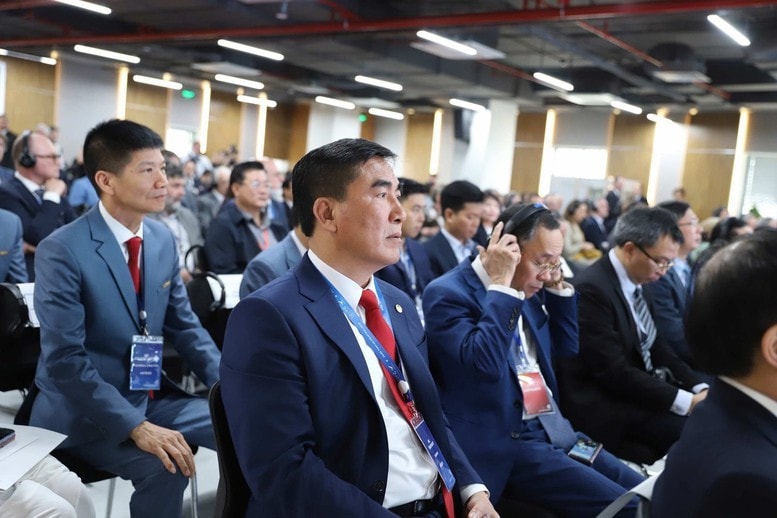 Các đại biểu dự lễ khánh thành - Ảnh: VGP