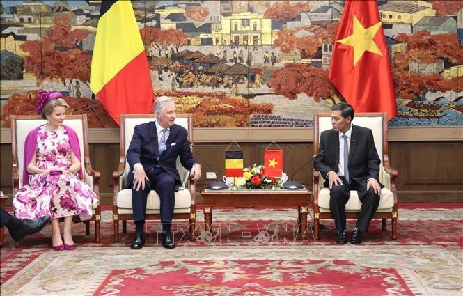 Nhà Vua, Hoàng hậu Vương quốc Bỉ cùng Đoàn đại biểu cấp cao của Vương quốc Bỉ thăm và làm việc tại Hải Phòng. Ảnh: Hoàng Ngọc/TTXVN