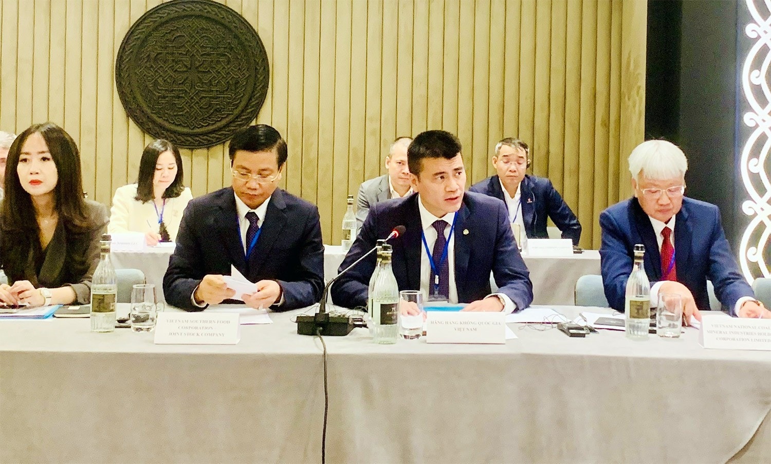 Phó Tổng Giám đốc Vietnam Airlines Tô Ngọc Giang phát biểu tại Tọa đàm, khẳng định Vietnam Airlines mong muốn đồng hành cùng sự phát triển của quan hệ hợp tác Việt Nam - Armenia, mang lại những giá trị thiết thực cho doanh nghiệp và người dân hai nước. Ảnh: L. Giang