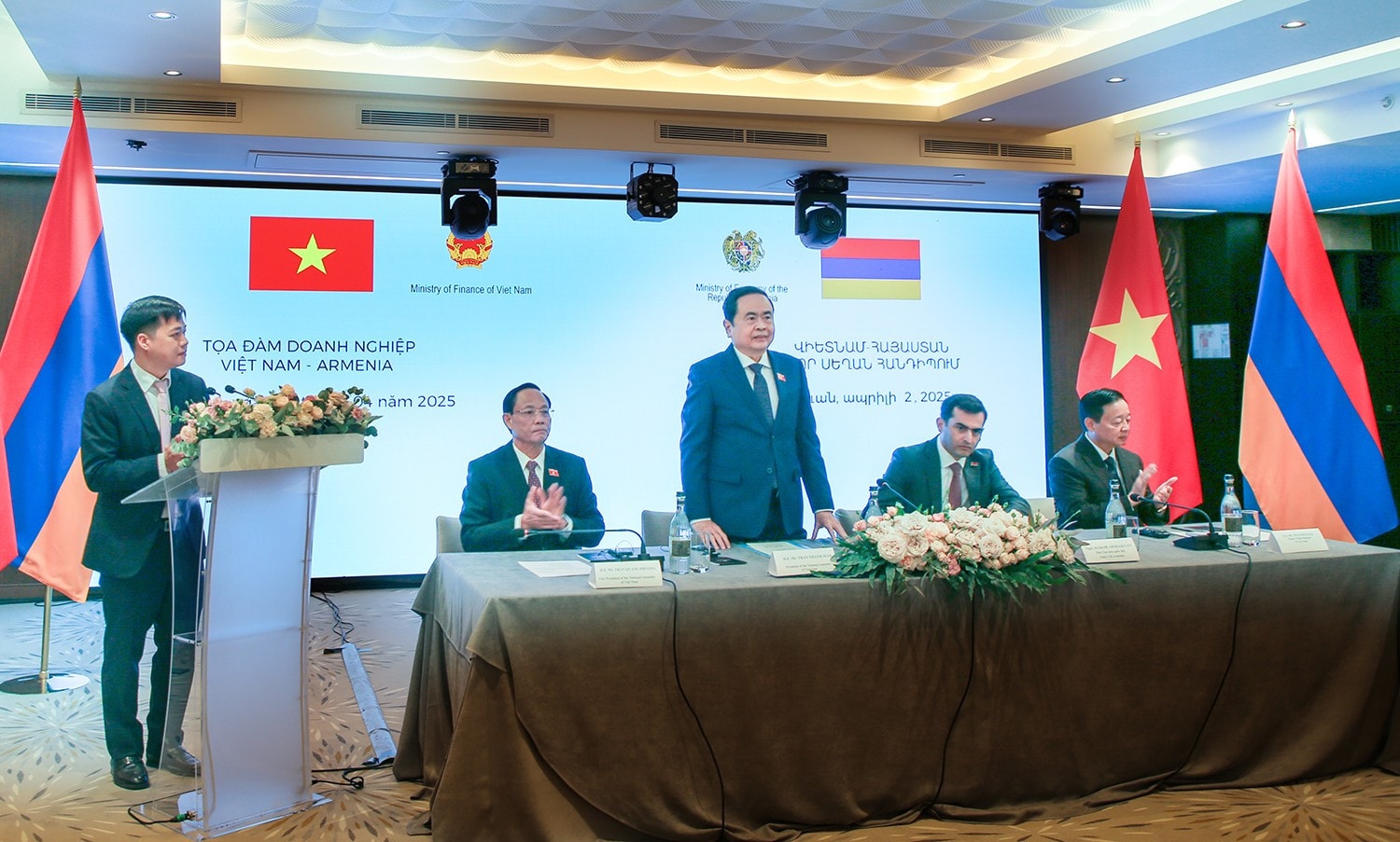 Chủ tịch Quốc hội Trần Thanh Mẫn phát biểu tại Tọa đàm doanh nghiệp Việt Nam - Armenia. Ảnh: L. Giang