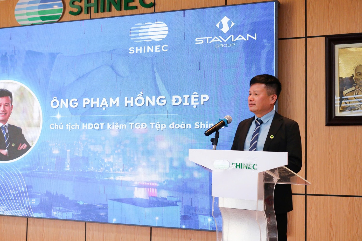 ong-pham-hong-diep-chu-tich-tap-doan-shinec-phat-bieu-tai-su-kien.jpg