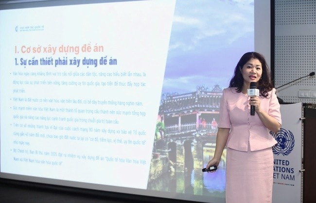 TS Nguyễn Phương Hòa - Cục trưởng Cục Hợp tác quốc tế, quốc tế hóa văn hóa Việt Nam và Việt Nam hóa văn hóa quốc tế nhằm hiện thực hóa khát vọng phát triển đất nước, xây dựng nền văn hóa Việt Nam tiên tiến, đậm đà bản sắc dân tộc. Ảnh: VICAST